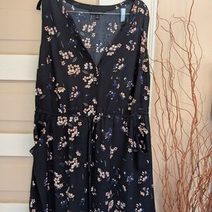 41 Hawthorn Black Long Sleeve V-Neck Sundress